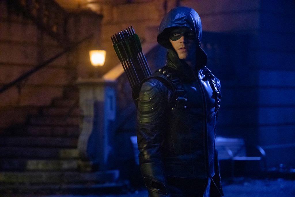 Elseworlds Part 2 Arrow Takes A Turn E News Canada